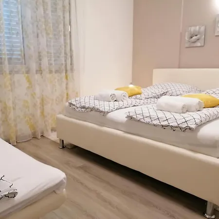 Апартаменты Maria Медулин